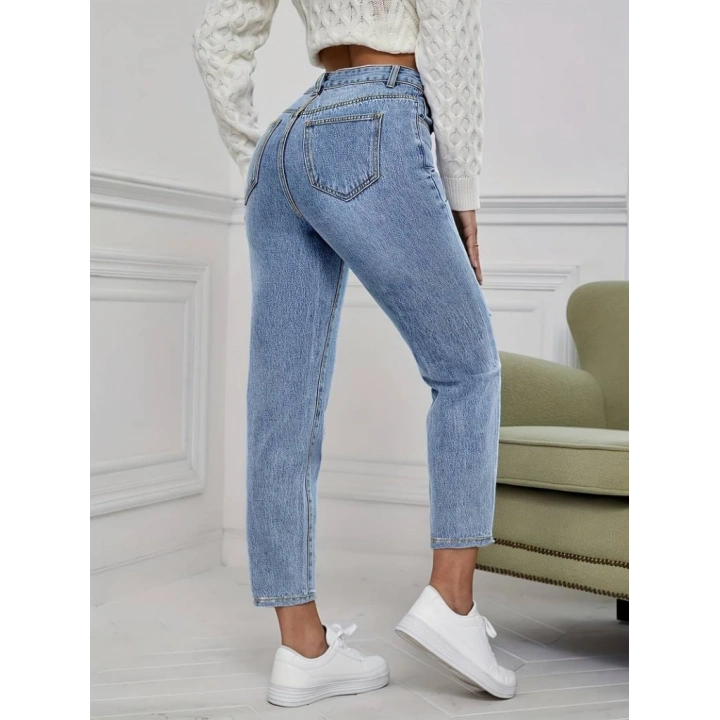 Kadın Açık Mavi Yırtık Mom Fit Kot Pantolon
