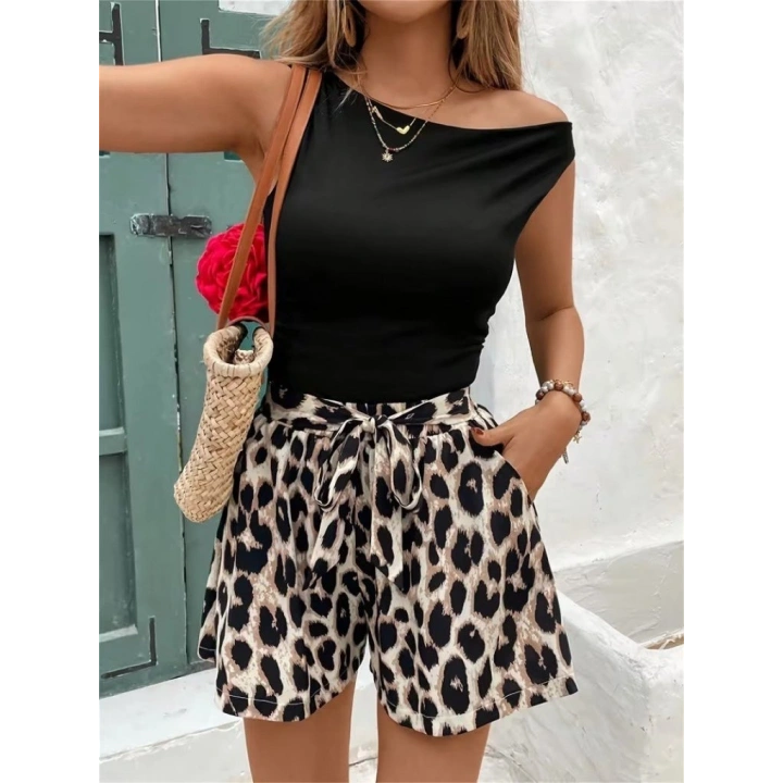 Kadın Kolsuz Bisiklet Yaka Viskon Bluz Ve Leopar Desenli Kısa Modal Short Ikili Takım