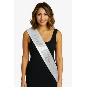 Beyaz Saten Üzerine İtalik Gümüş Bride To Be Kuşağı