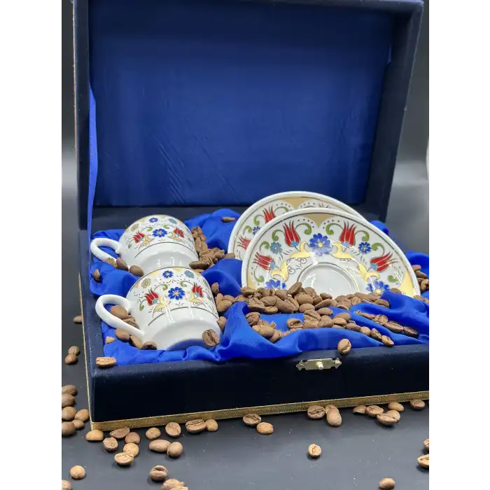 Kadife Kutulu Özel Lale Motifli İkili Fincan Takımı