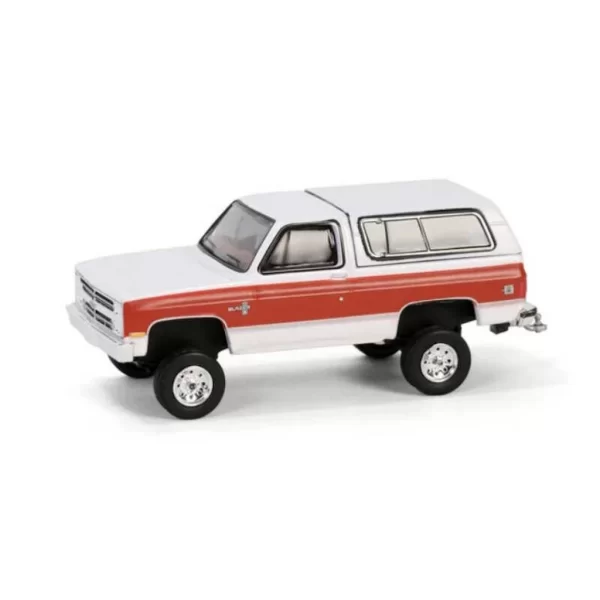 Nessiworld Greenlight 1/64 All-Terrain Series 16- 1984 Chevrolet K5 Blazer Silverado