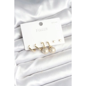 Pirinç Gold Renk İnci Detaylı 925 Gümüş Çivili Kadın Küpe Seti