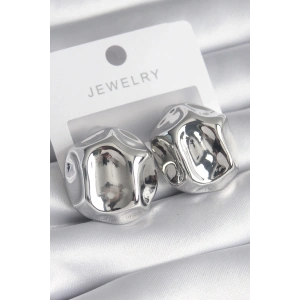 Pirinç Gümüş Renk İşlemeli Top Model Kadın Küpe