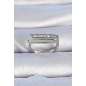 Pirinç Gümüş Renk Zirkon Taşlı Beyaz Sedef Detay Kadın Yüzük