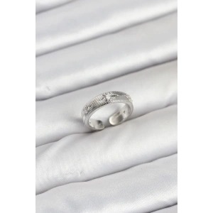 Pirinç Gümüş Renk Zirkon Taşlı Kutup Yıldızı Model Kadın Yüzük