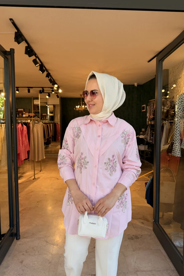 Serpme İşlemeli Pembe