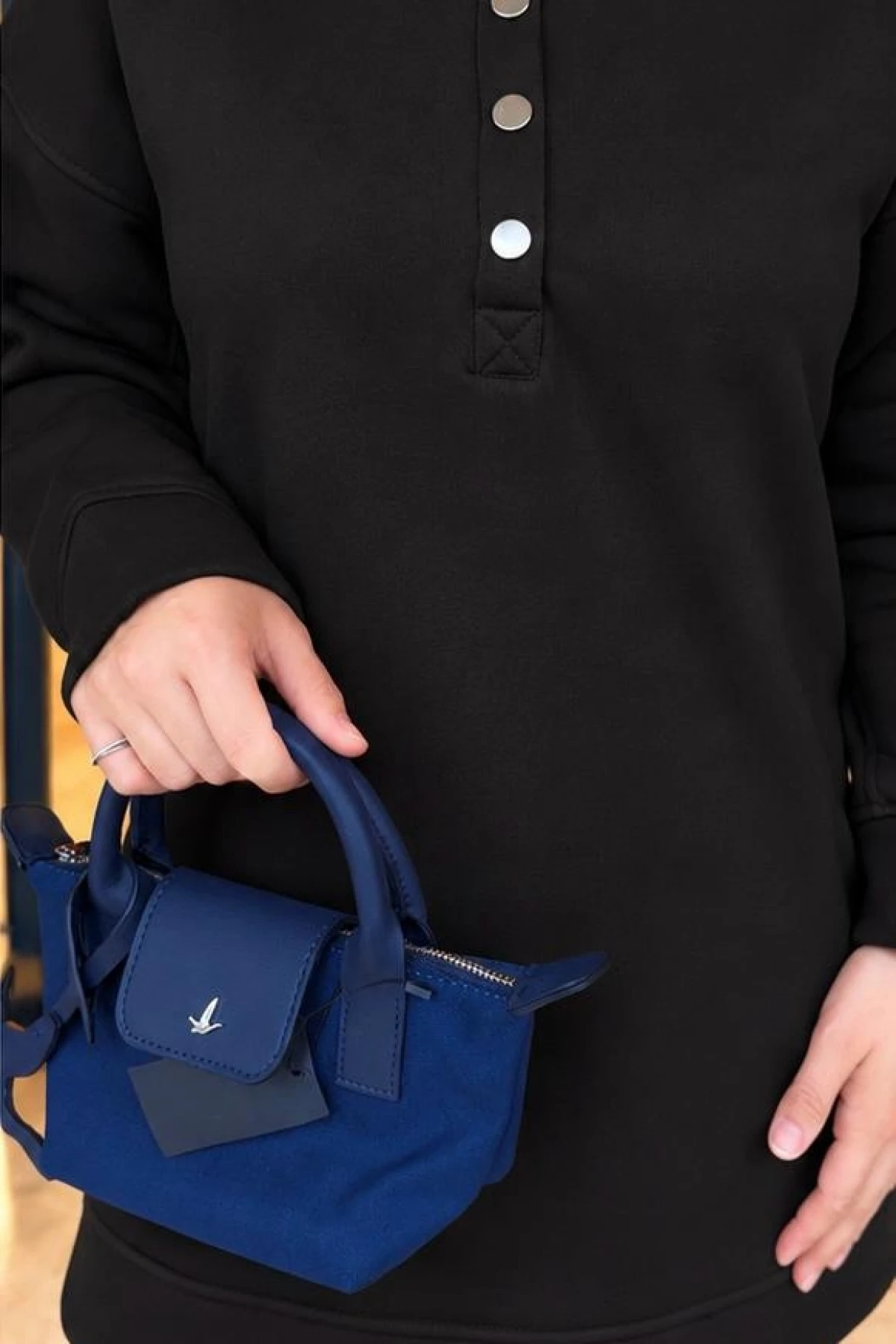 ÇITÇIT DETAYLI ŞARDONLU SWEAT