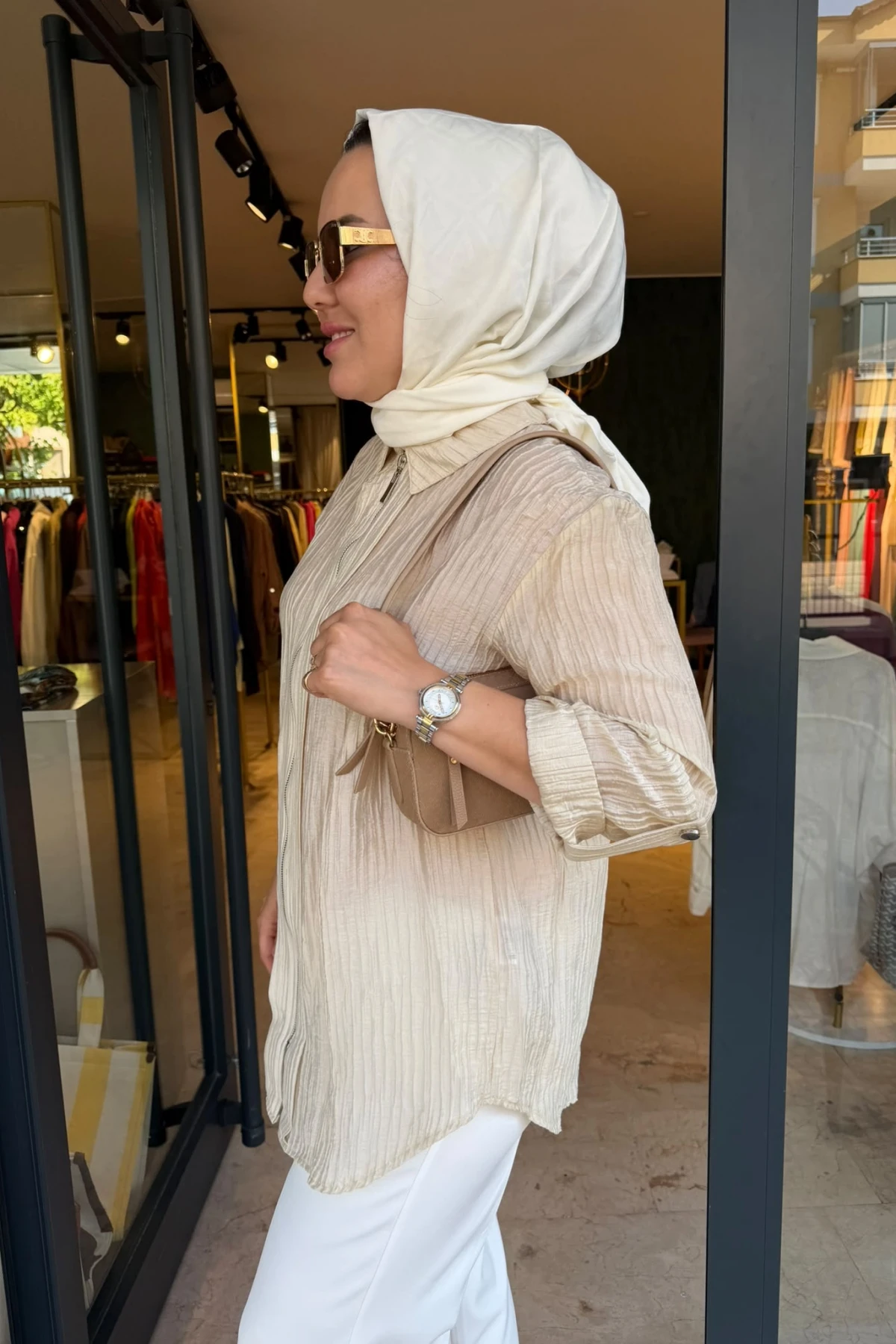 FERMUARLI RAHAT GİY ÇIK KAP