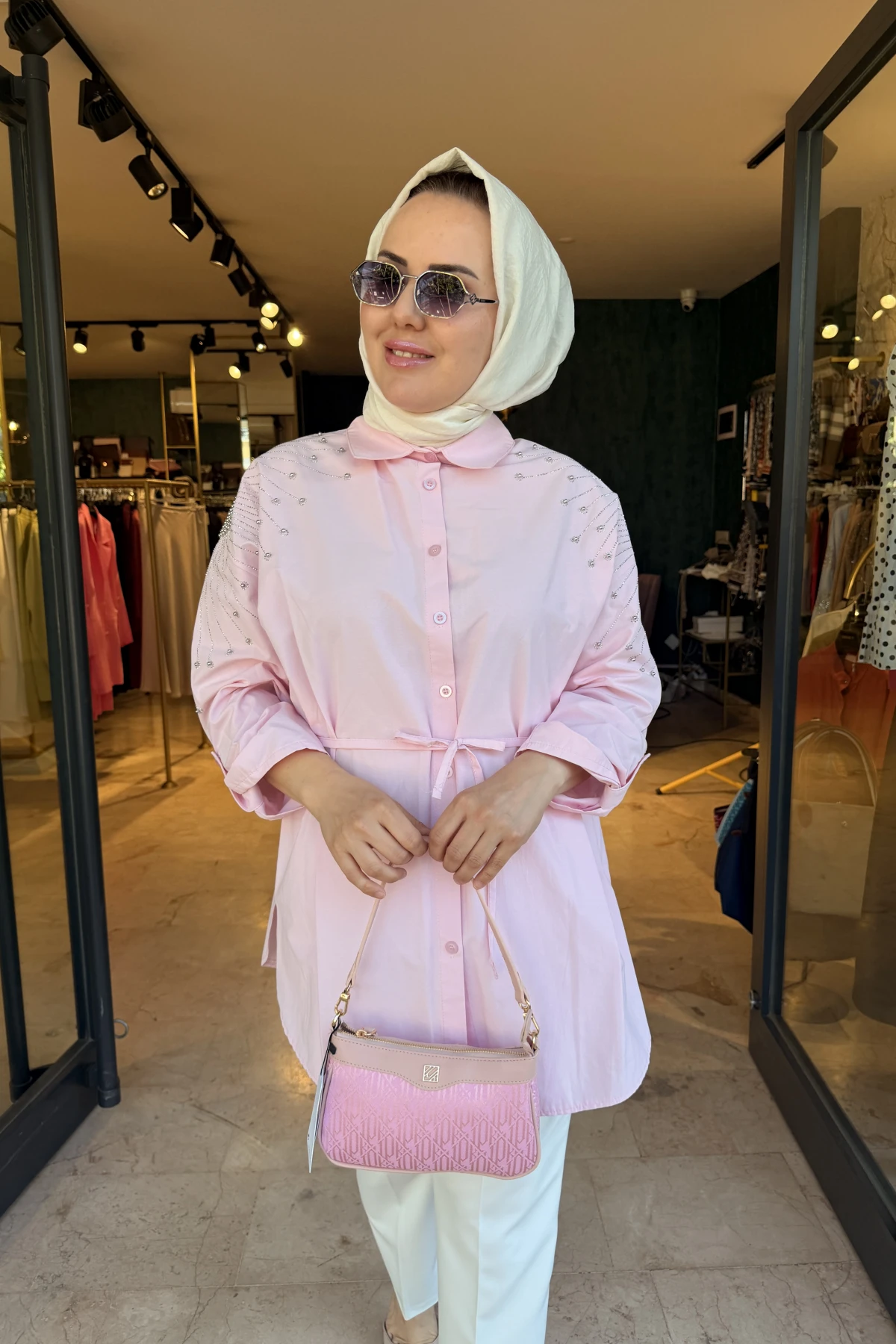 Güneş İşlemeli Pembe