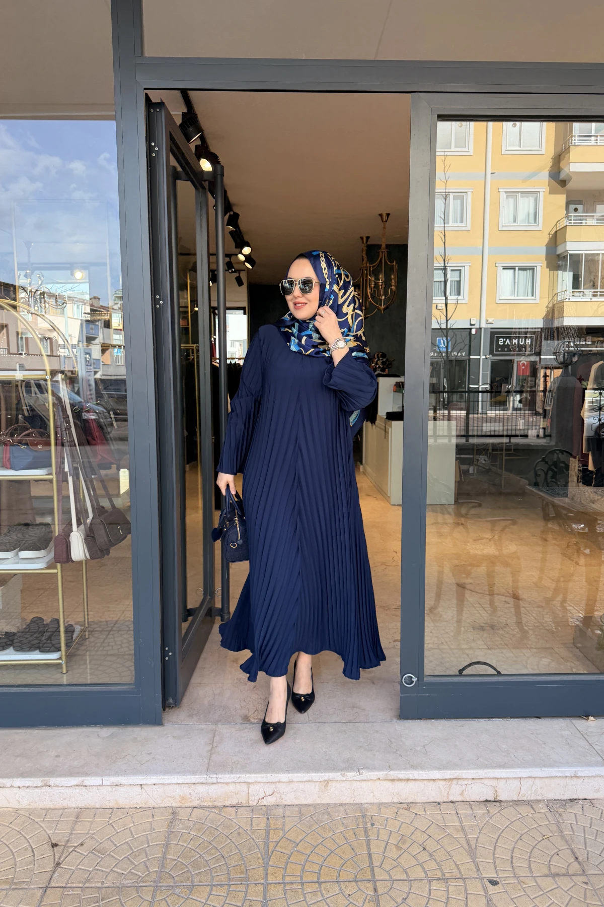 Piliseli Abaya Lacivert