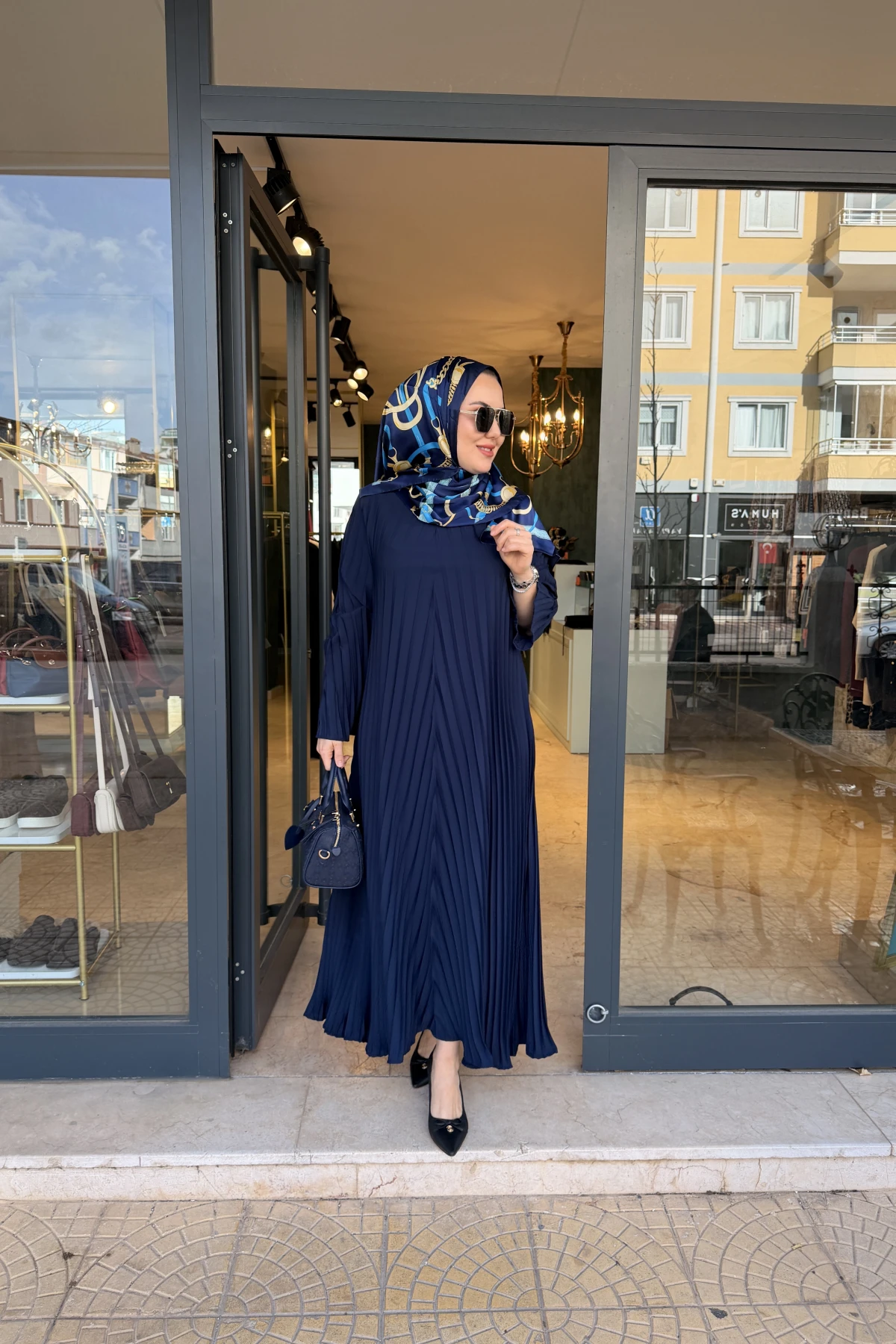 Piliseli Abaya Lacivert