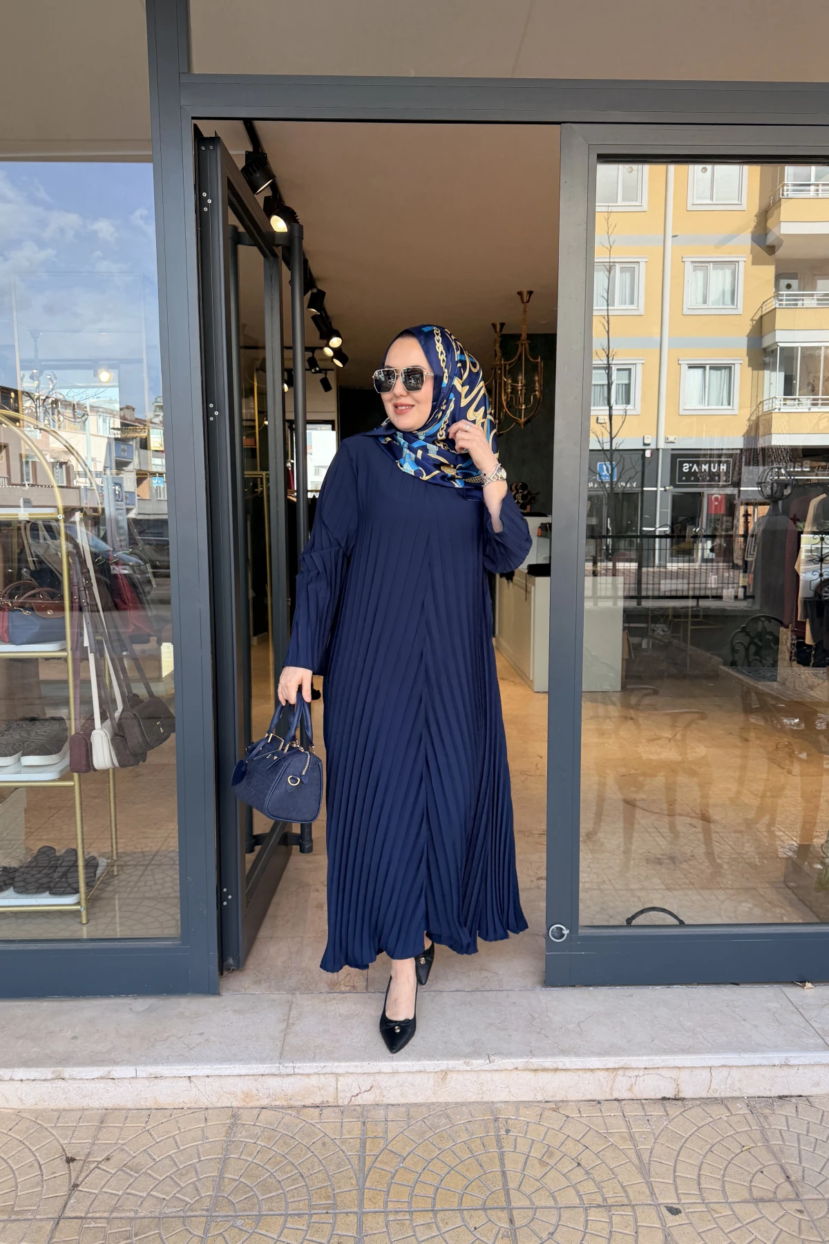 Piliseli Abaya Lacivert