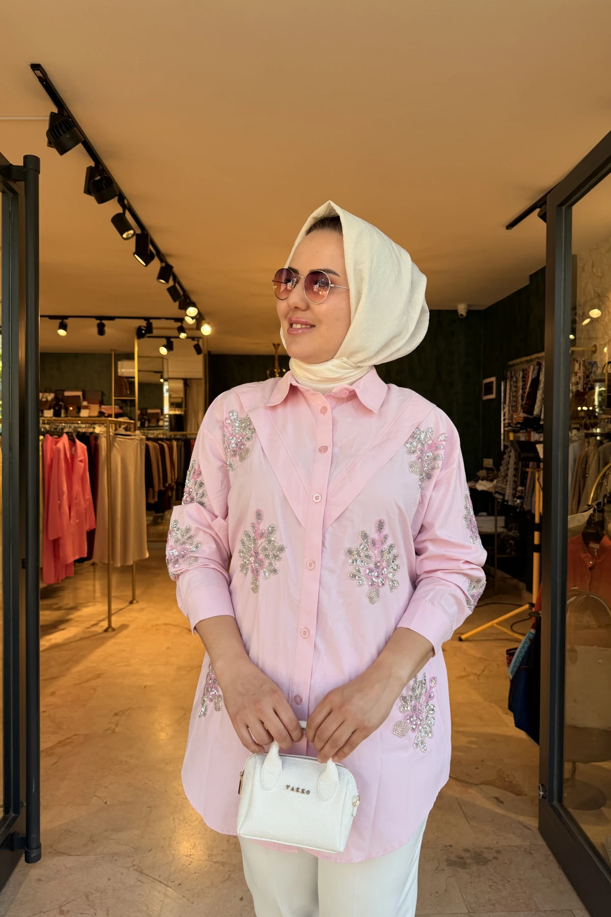 Serpme İşlemeli Pembe