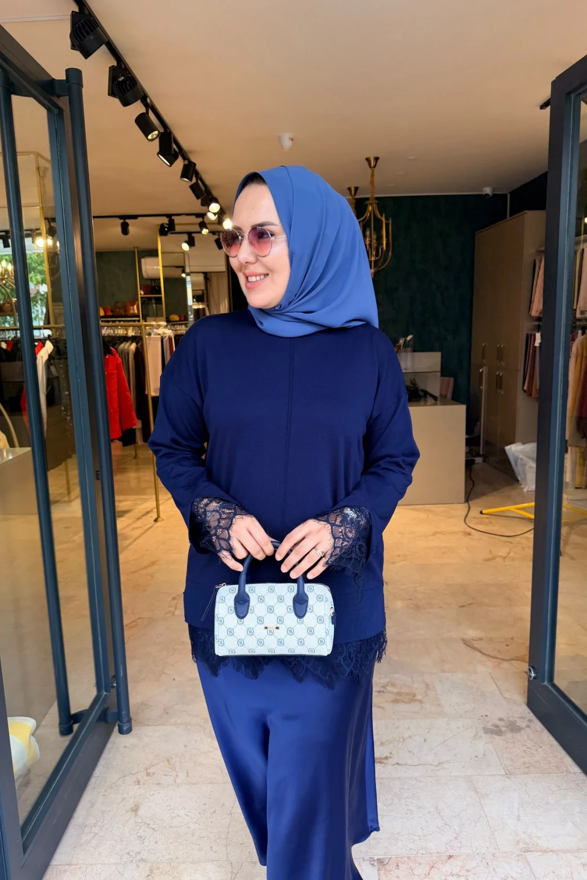 SİBEL DANTELLİ ETEK ÜSTÜ