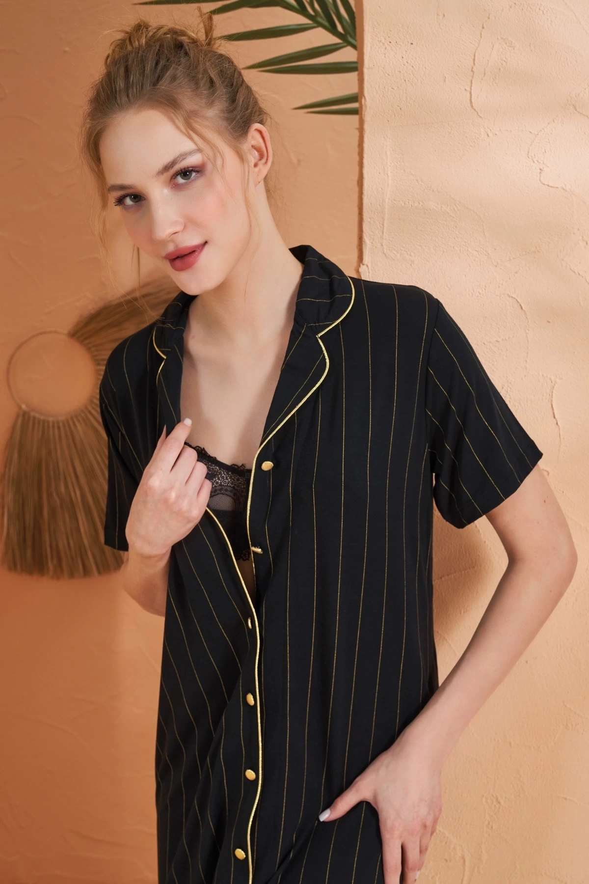 Kadın Kısa Kol Çizgili Önü Düğmeli Gecelik