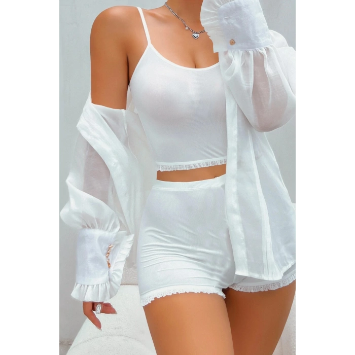 Kadın Beyaz Alt-üst Dantel Detaylı Şortlu Şık Gecelik Takım