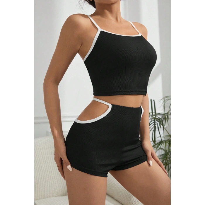 Kadın Siyah Beyaz Şortlu Cut-Out Detaylı Gecelik Takımı