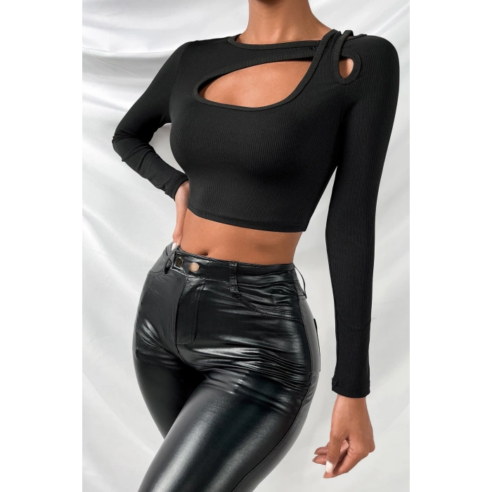 Kadın Siyah Göğüs Dekolteli Çapraz Askılı Uzun Kollu Crop Top Bluz