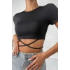Kadın Siyah Yarım Kol Çapraz Bağlamalı Crop Top Bluz