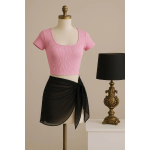 Kadın Pembe Yarım Kol Crop ve Siyah Pareo 2li Set