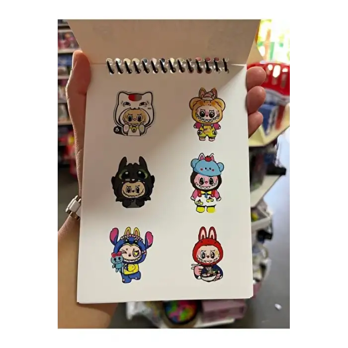 SİNGLE COLOR LABUBU STİCKER DEFTERİ (PKT-12 Lİ )