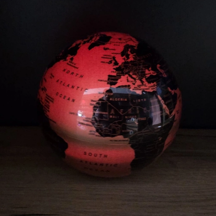 Işıklı Dönen Dünya