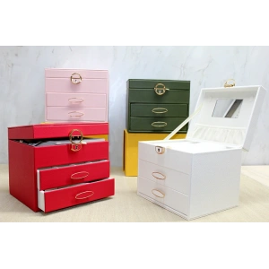 Deri Kaplamalı Makyaj Ve Takı Kutusu Alk3610