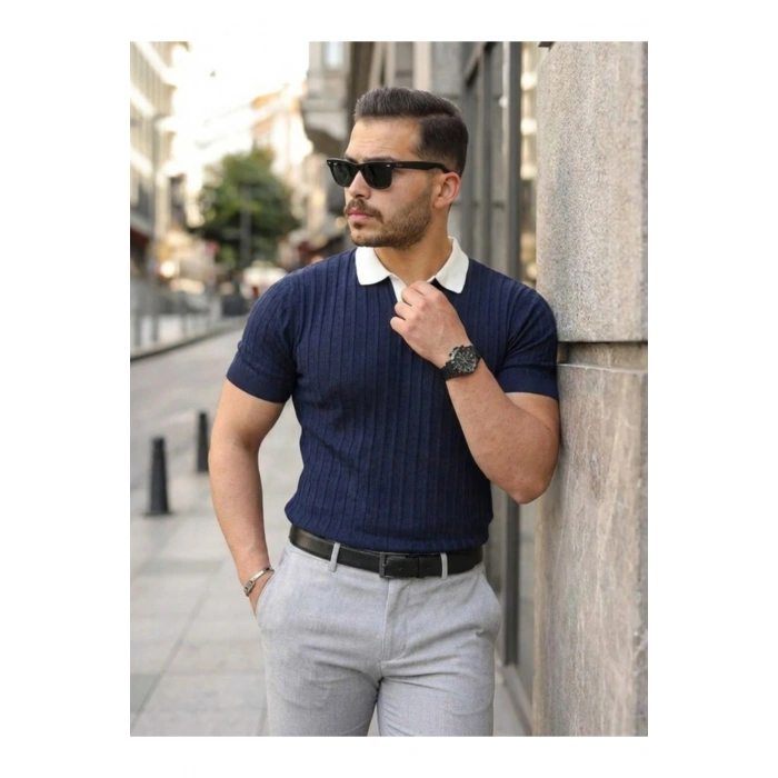 Erkek Yaka Detaylı Desen Dokulu Triko Tişört