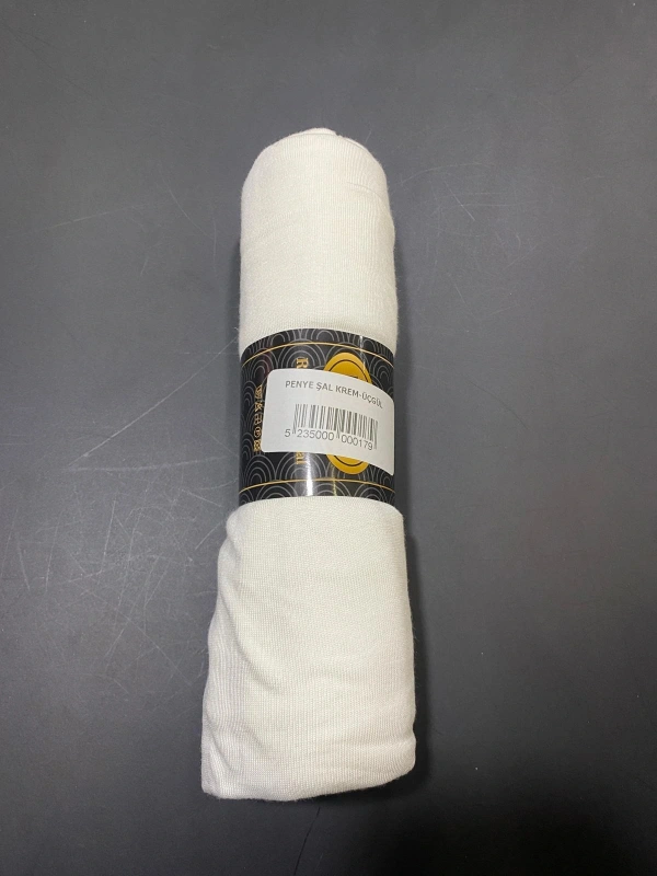 PENYE ŞAL KREM-ÜÇGÜL