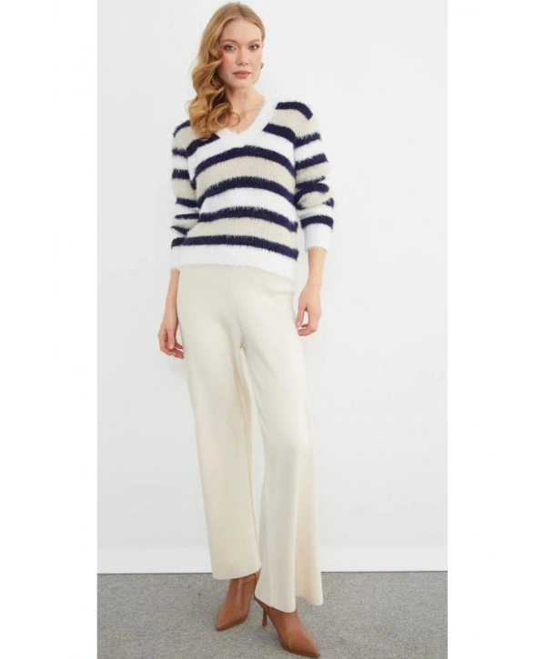 Kadın Sakallı Triko V Yaka Kazak (Yumuşak Tuşe) standart Beden