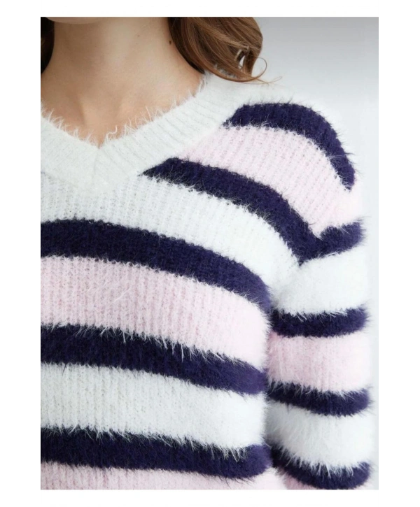 Kadın Sakallı Triko V Yaka Kazak (Yumuşak Tuşe) standart Beden