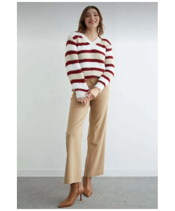 Kadın Sakallı Triko V Yaka Kazak (Yumuşak Tuşe) standart Beden