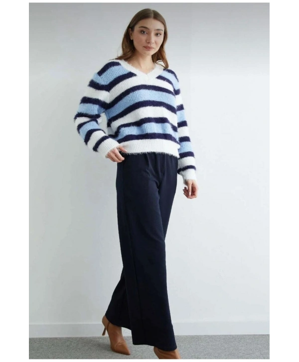 Kadın Sakallı Triko V Yaka Kazak (Yumuşak Tuşe) standart Beden