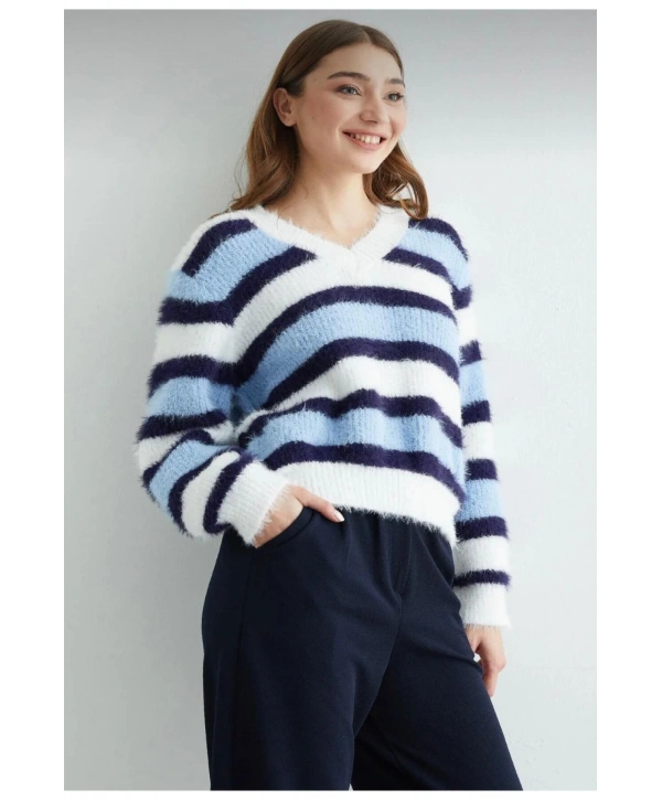 Kadın Sakallı Triko V Yaka Kazak (Yumuşak Tuşe) standart Beden