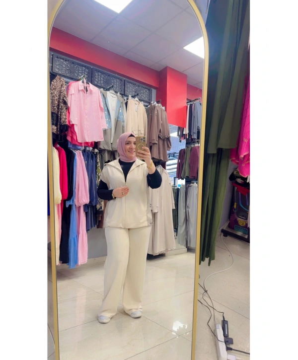 Kısa Kollu Yanları Parça Detaylı Fermuarlı İkili Takım