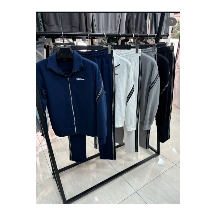 Kol ve Sırt Çizgi Detaylı Eşofman Takım