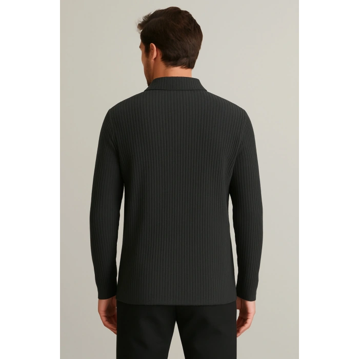 Polo Yakalı Fermuarlı İnce Çizgi Detaylı Tişört