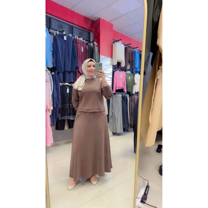 Omuzda Düğme Detaylı Etekli Takım