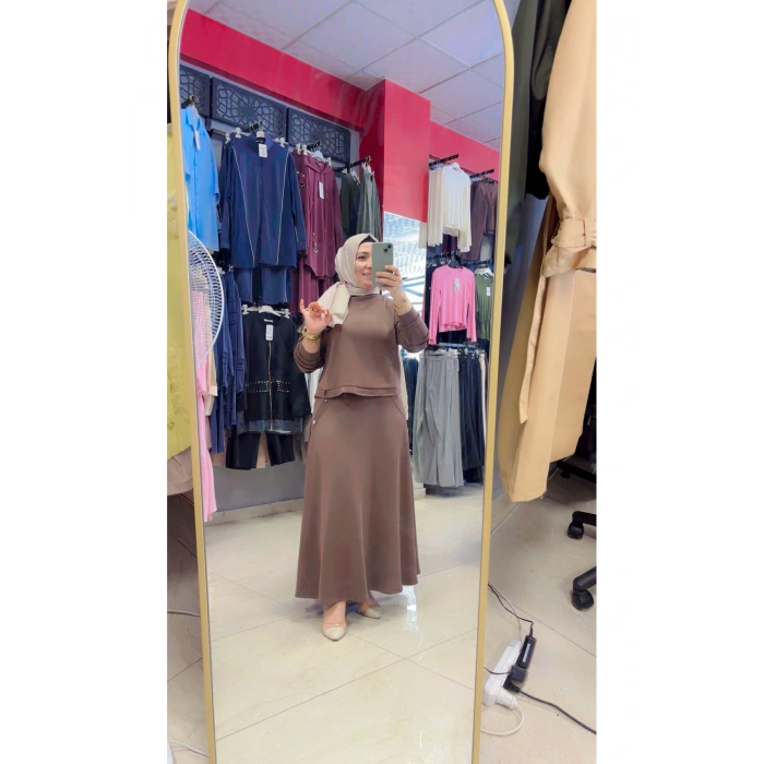 Omuzda Düğme Detaylı Etekli Takım