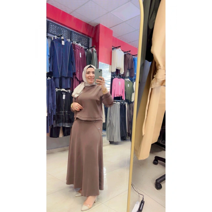 Omuzda Düğme Detaylı Etekli Takım