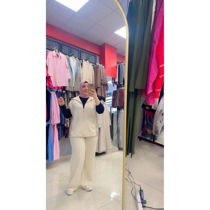 Kısa Kollu Yanları Parça Detaylı Fermuarlı İkili Takım