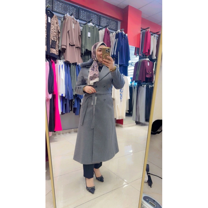 Kaşe Kürklü Düğmeli Kaban