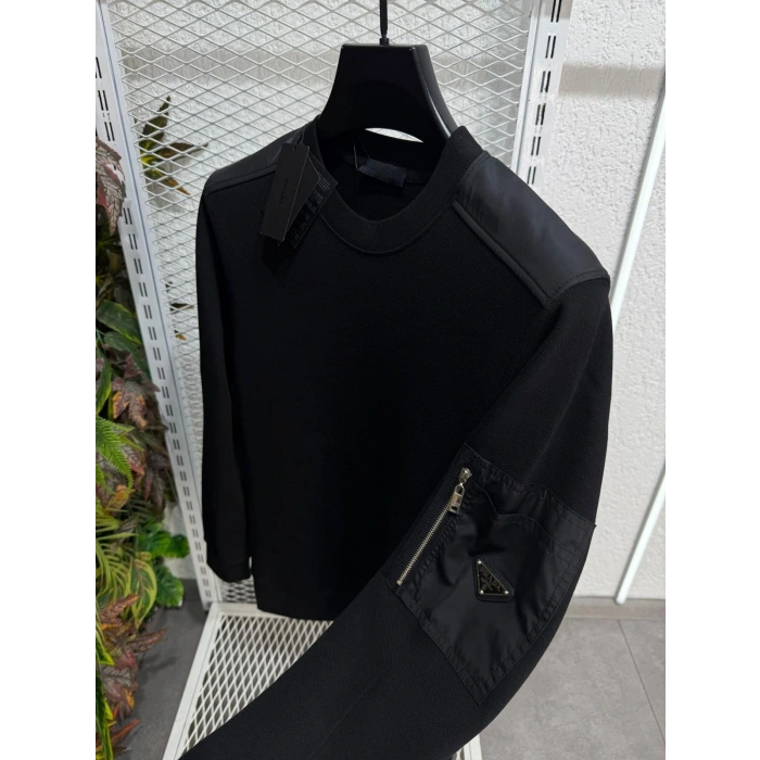 Bisiklet Yaka Kolda Cepli Tişört