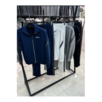 Kol ve Sırt Çizgi Detaylı Eşofman Takım