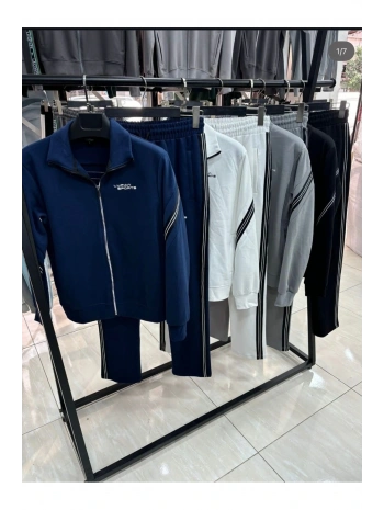 Kol ve Sırt Çizgi Detaylı Eşofman Takım