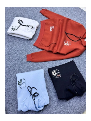 Kapşonlu ve Cepli Sweat