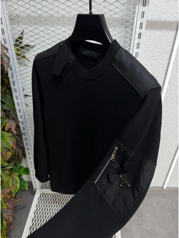 Bisiklet Yaka Kolda Cepli Tişört