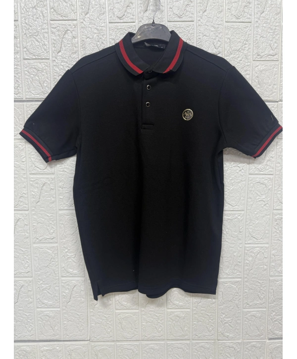 Çıtçıt Düğmeli Polo Yaka Yakası ve Kol Uçları Kırmızı Detaylı Tişört