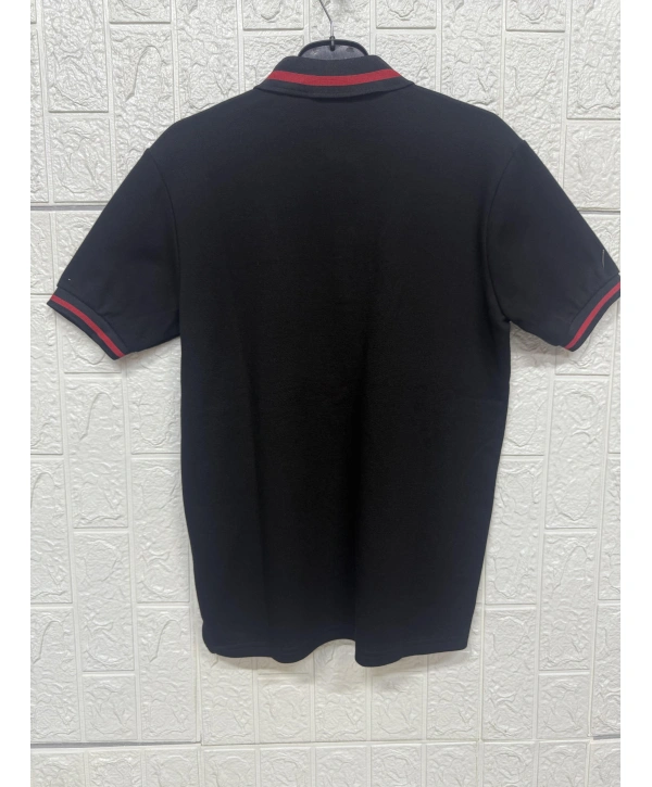 Çıtçıt Düğmeli Polo Yaka Yakası ve Kol Uçları Kırmızı Detaylı Tişört