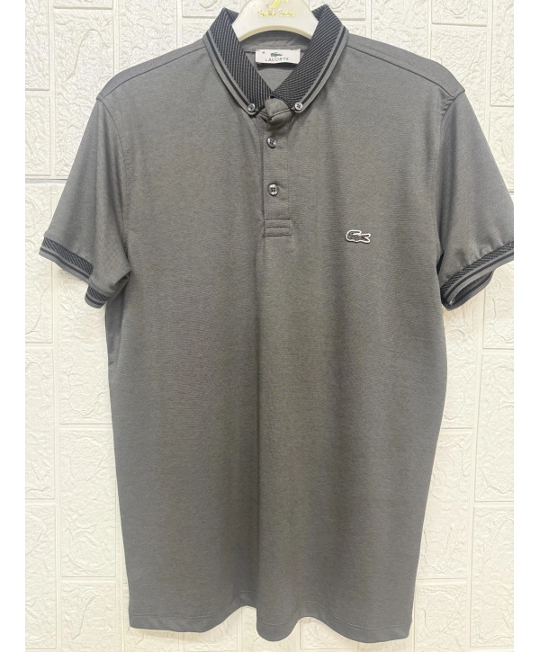 Yakası ve Kol Uçları Manşetli Polo Yaka Düğmeli Tişört